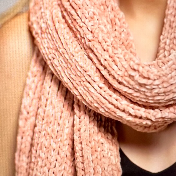 Ruggine Soft Chenille Scarf - Picture 3 of 4